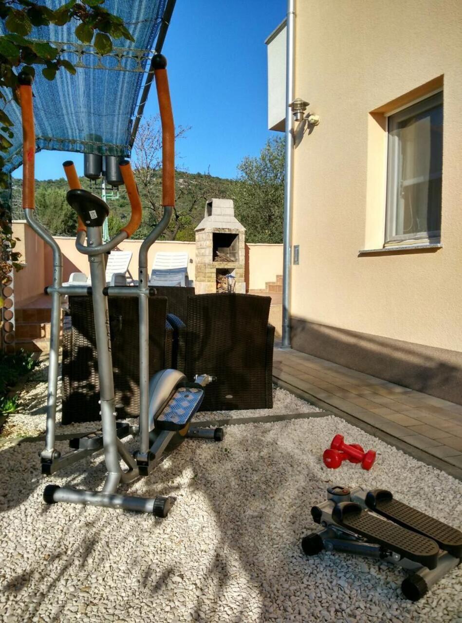 Apartments Antonija - Fitness Vinisce Exterior photo